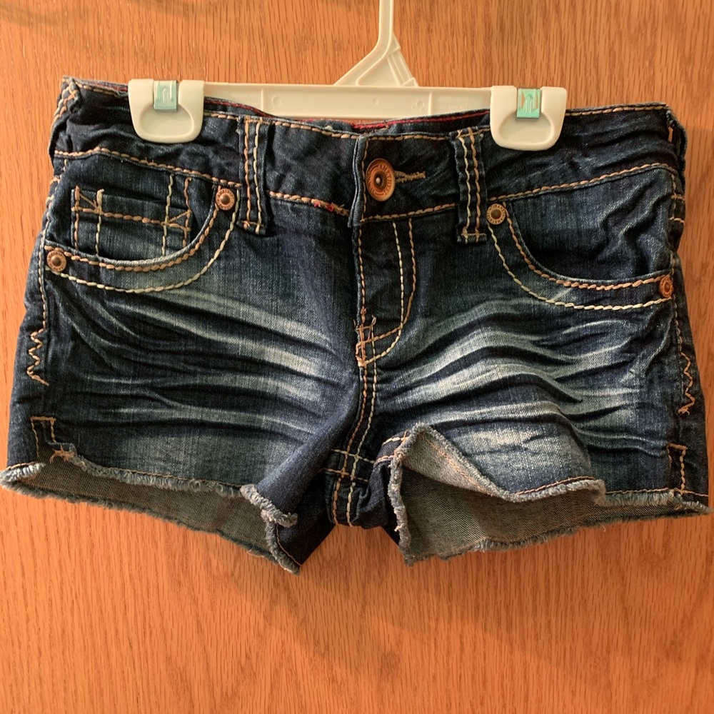 Juniors jean shorts. Size 5